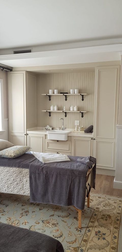 office retail cupboards design port elizabeth shamwari log lee manor 04